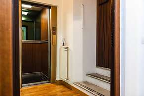 Modern Flat in Historic Rome Center