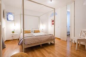 Modern Flat in Historic Rome Center
