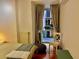 Modern Flat in Historic Rome Center