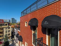 Acacia Hotel