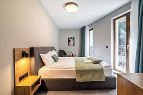 Acacia Hotel