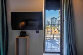 Acacia Hotel