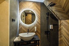 Acacia Hotel