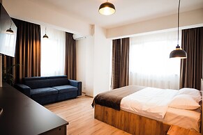 FLY & STAY AT GEORGE'S
