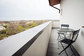 FLY & STAY AT GEORGE'S