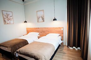 FLY & STAY AT GEORGE'S
