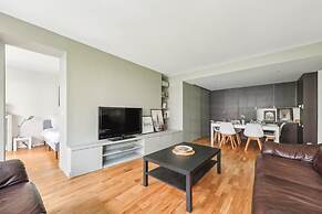Spacious Apartment With Balcony -11th- Mobility le