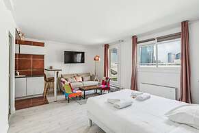 Exceptional Apartment With Terrace - La D Fense