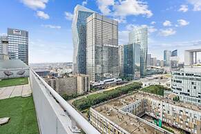 Exceptional Apartment With Terrace - La D Fense