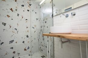 Ruby's Urban Residence Koukaki