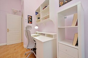 Spacious Prati Apartment for Families
