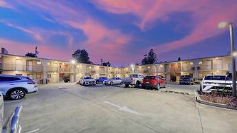 Club Maclean Motel