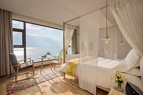 Verdant Whisper Stone Hill Seaview Inn