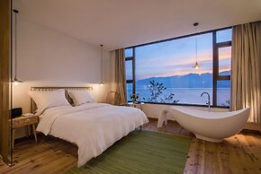 Verdant Whisper Stone Hill Seaview Inn