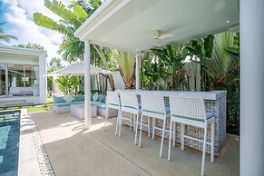 Stylish 3BR Pool Villa, Bang Tao + Airport Shuttle