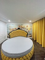 Diamond Hotel