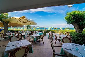 Hotel in Capoliveri with private beach