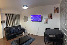 Spacious 3-br Apt in Central, Birmingham