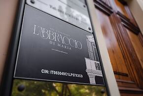 l'abbraccio di Maria