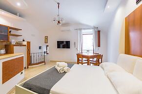 Tolentino Studio Flat by Napoliapartments