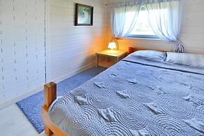 Large Holiday Home With Private Garden