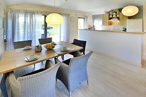 Large Holiday Home With Private Garden