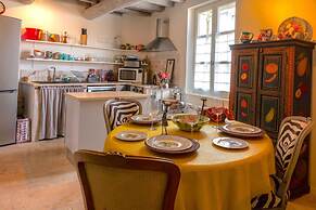 Chez Vous a Uzes, Heated Pool, Garden, Historic Centre