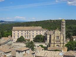 Chez Vous a Uzes, Heated Pool, Garden, Historic Centre