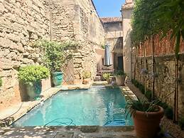 Chez Vous a Uzes, Heated Pool, Garden, Historic Centre