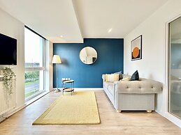 Coates House by Guestz