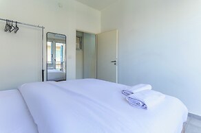 Cove - 2Br Apt W Balcony in Mar Mikhael