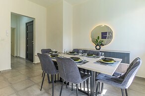 Cove - 2Br Apt W Balcony in Mar Mikhael
