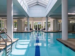 Marriott's SurfWatch Resort