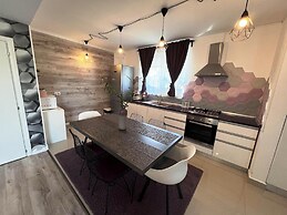 Villagrey Residence Tunari