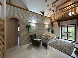 Dako Mansion