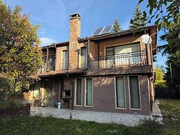 Yarema Forest House