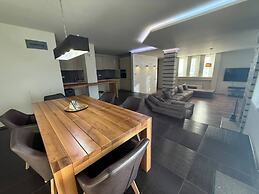 Yarema Forest House