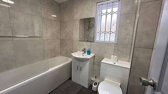 Apartment - Sleeps 4 - City Base - District Line