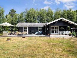 5 Star Holiday Home in Saeby