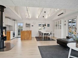 5 Star Holiday Home in Borkop