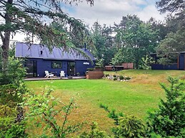 5 Star Holiday Home in Hals