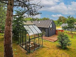 5 Star Holiday Home in Hals