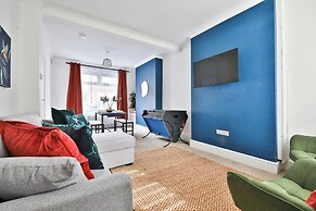 Charming 3 Bed Home Near Caerphilly Castle