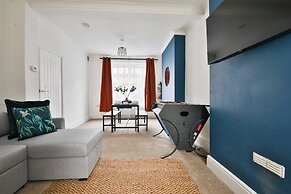 Charming 3 Bed Home Near Caerphilly Castle
