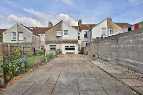 Charming 3 Bed Home Near Caerphilly Castle