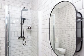 Luxury 2 Bedroom & 2 Bathroom Central Flat