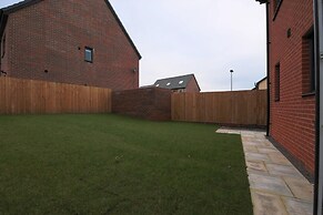 The Haven Modern 4-bed Home With Garden