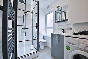 Modern 1-bed Flat Near Cardiff City Centre