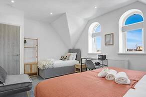 Cardiff City Base Modern 2-bed Apartment