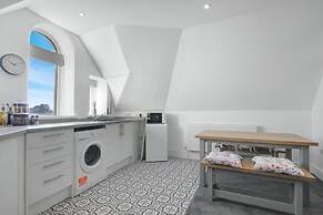 Cardiff City Base Modern 2-bed Apartment
